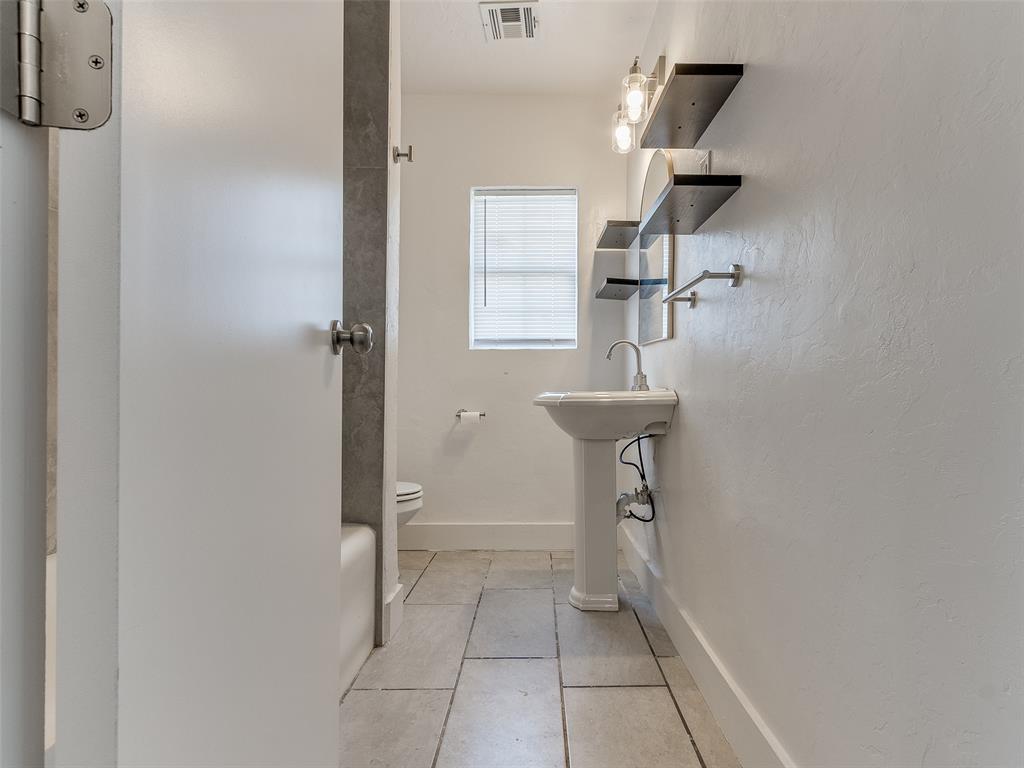 1908 N Blackwelder Avenue Property Photo 20