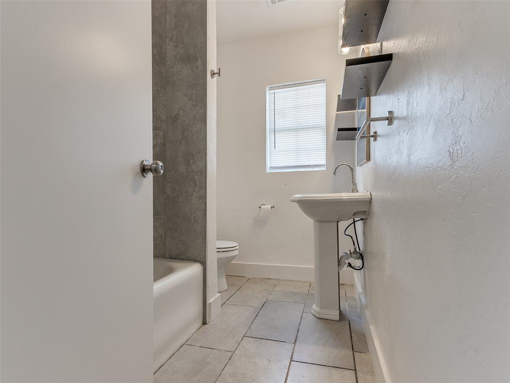 1908 N Blackwelder Avenue Property Photo 21