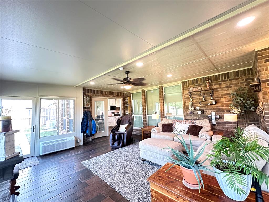 9565 N Bryan Road Property Photo 11