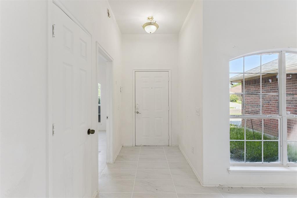 1833 Parkridge Drive Property Photo 3