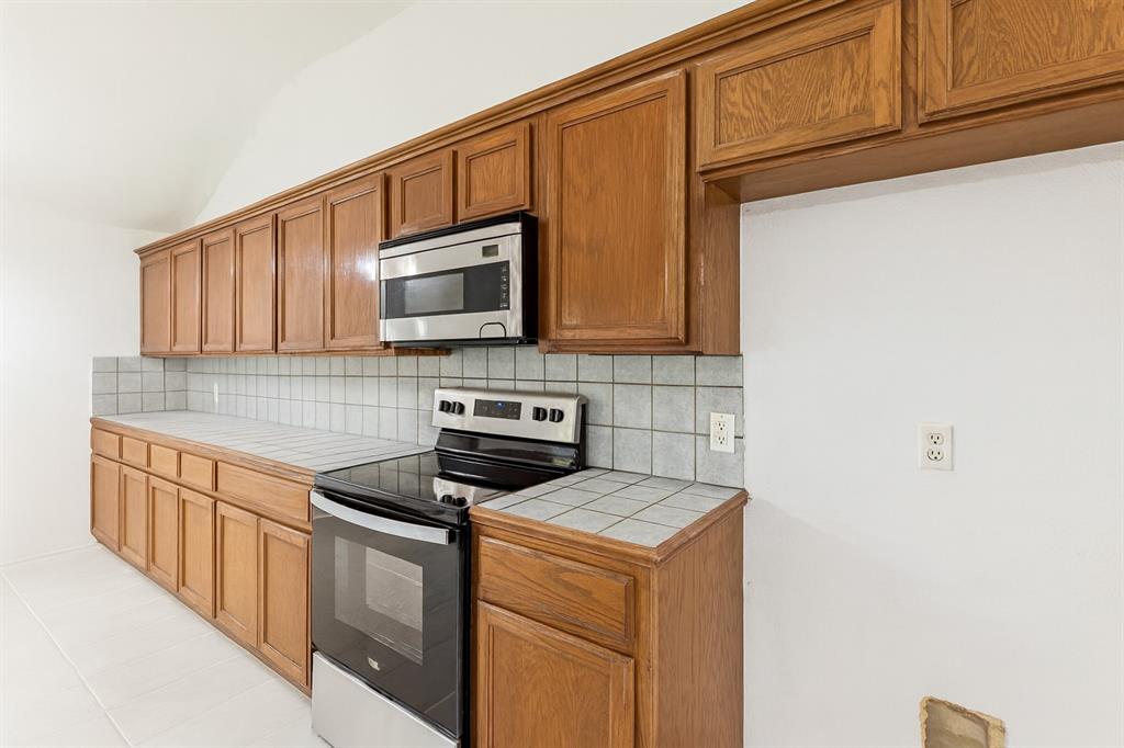 1833 Parkridge Drive Property Photo 8