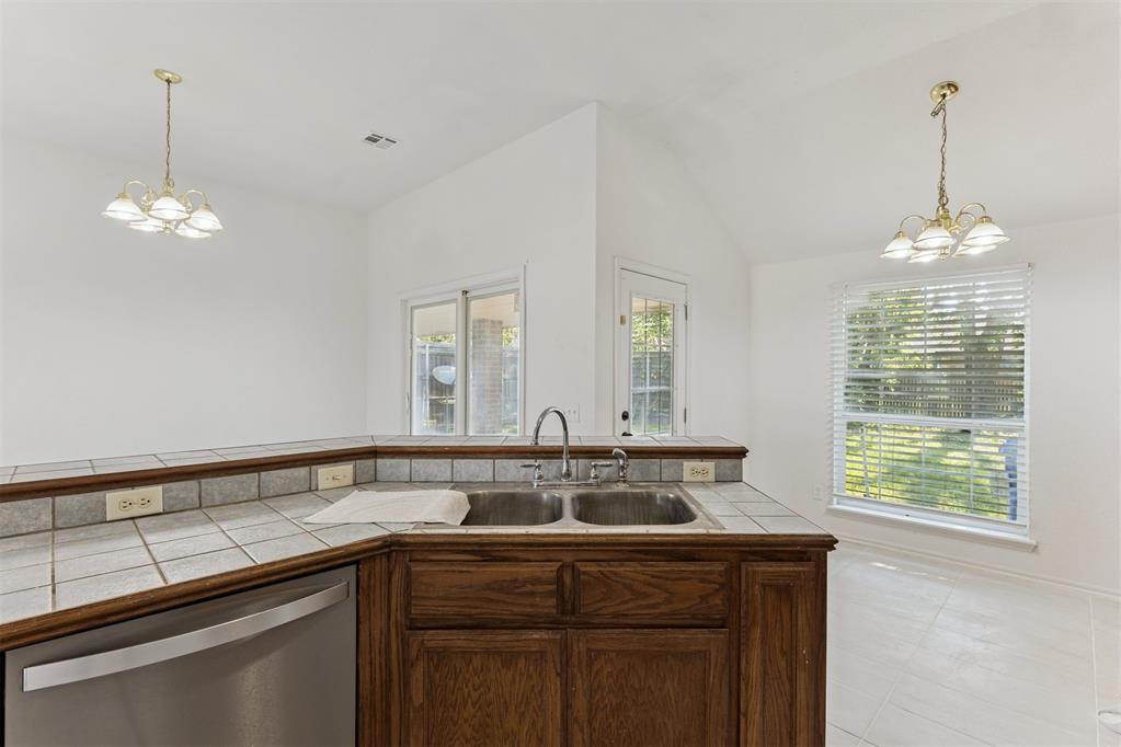 1833 Parkridge Drive Property Photo 10