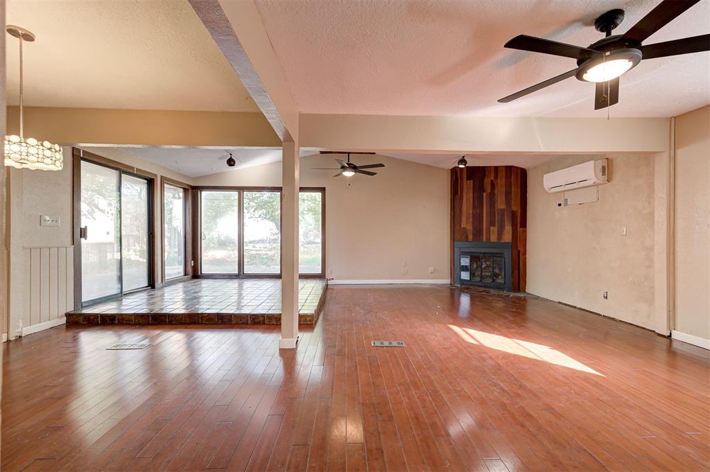 1519 Charles Street Property Photo 7