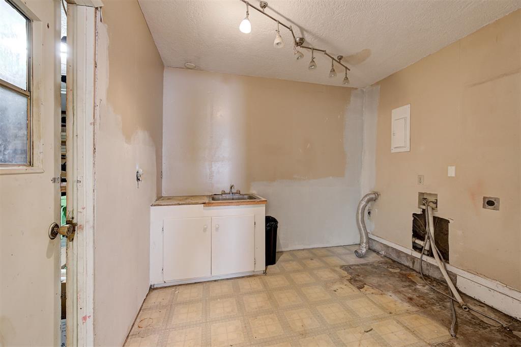 1519 Charles Street Property Photo 24