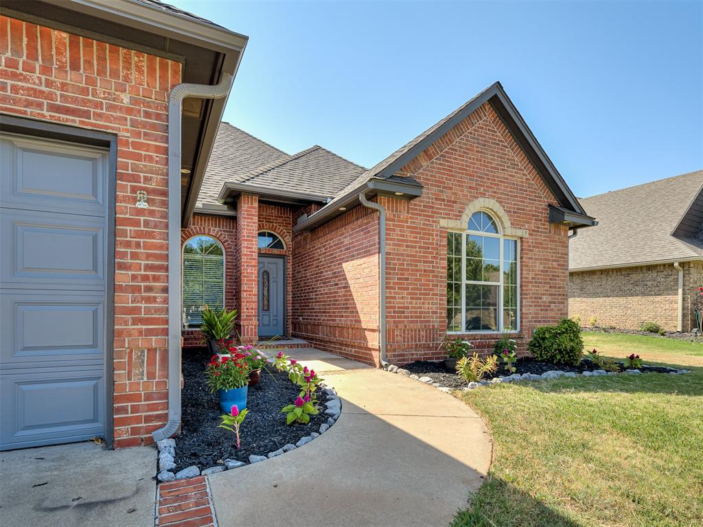 13150 Red Oak Drive Property Photo 3