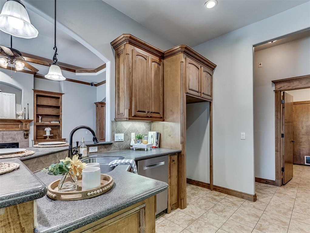 13150 Red Oak Drive Property Photo 15