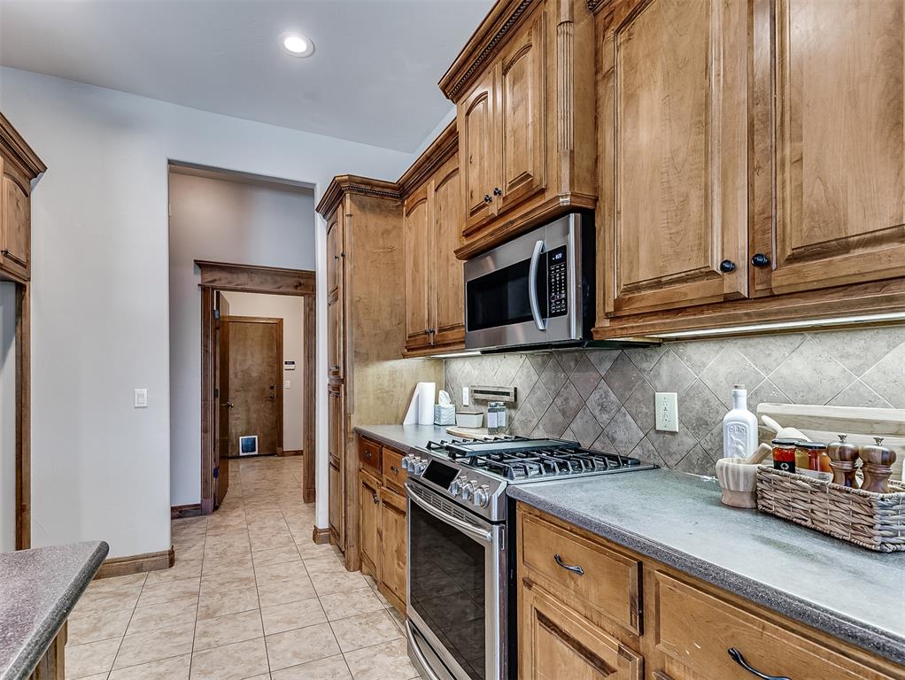 13150 Red Oak Drive Property Photo 16