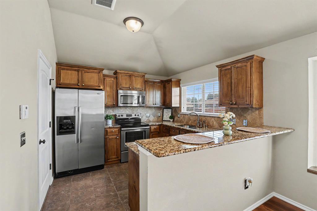 908 Denmark Street Property Photo 14