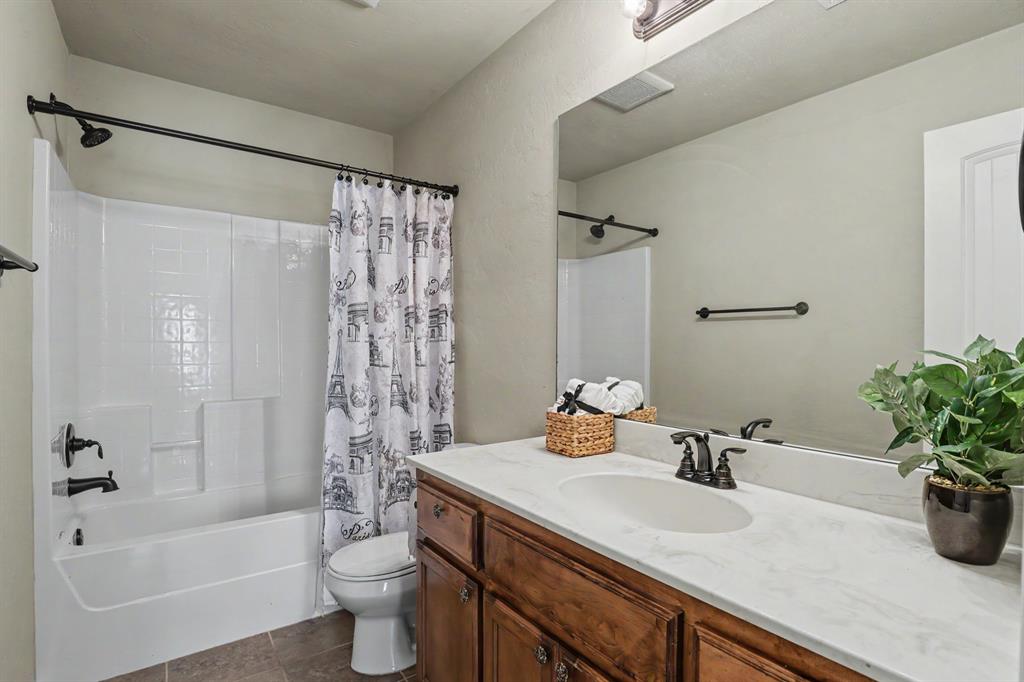 908 Denmark Street Property Photo 20