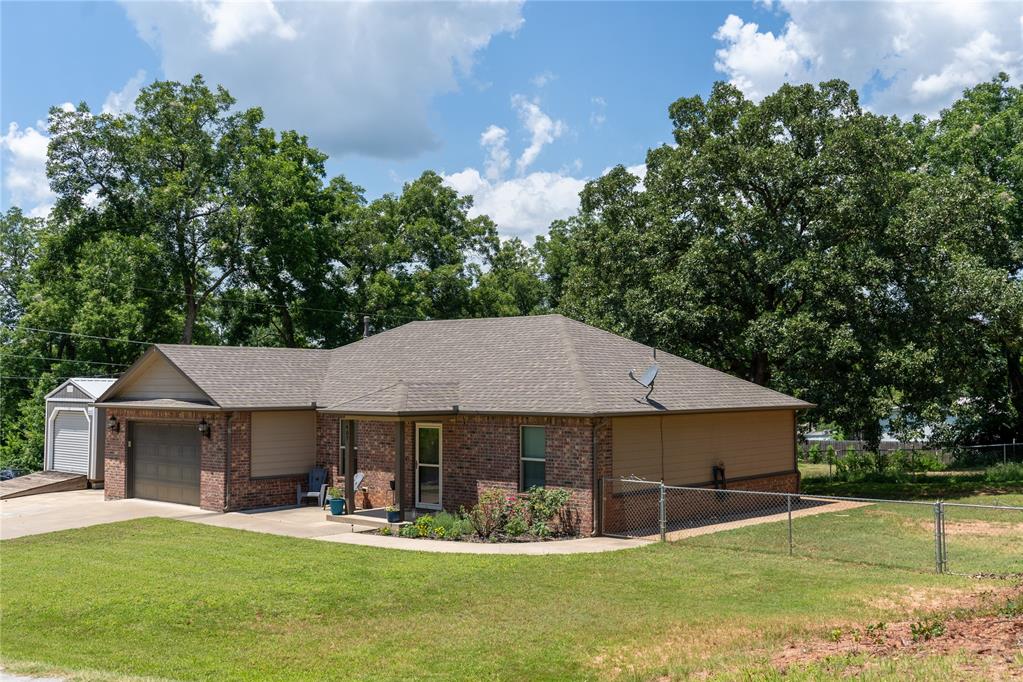407 E Carlos Avenue Property Photo 4
