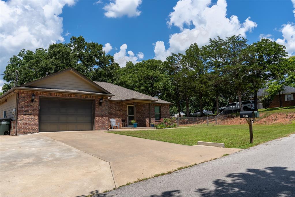407 E Carlos Avenue Property Photo 6