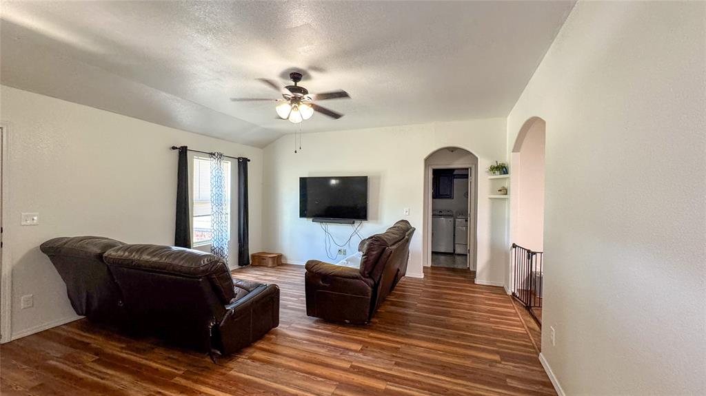 407 E Carlos Avenue Property Photo 13
