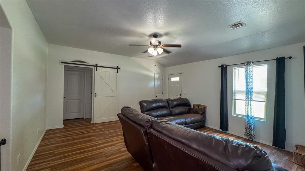 407 E Carlos Avenue Property Photo 15