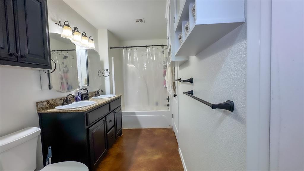 407 E Carlos Avenue Property Photo 26