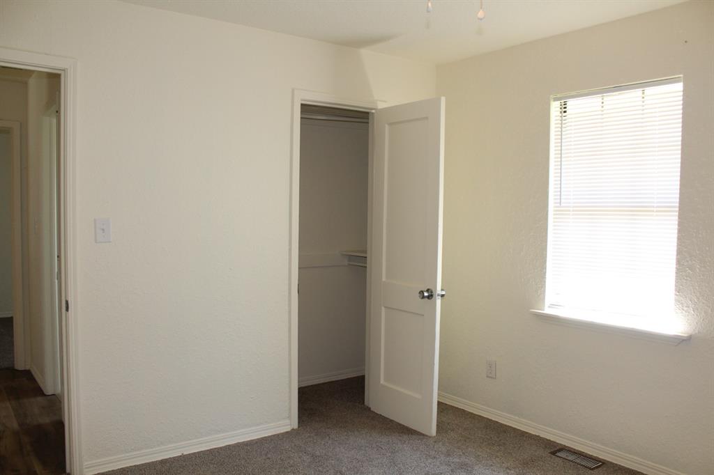 764 E Rose Drive Property Photo 9
