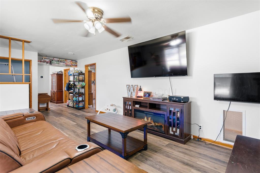 515 S Kerr Avenue Property Photo 22