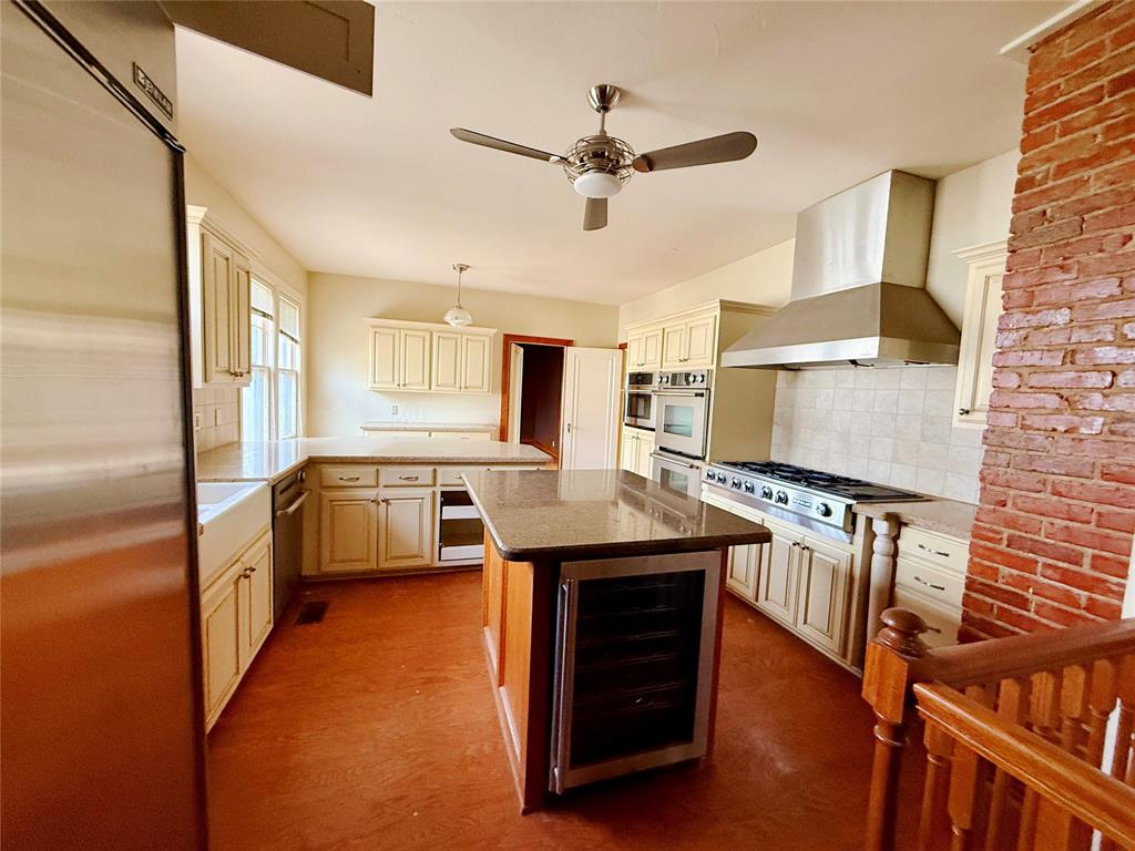 623 N Noble Avenue Property Photo 11