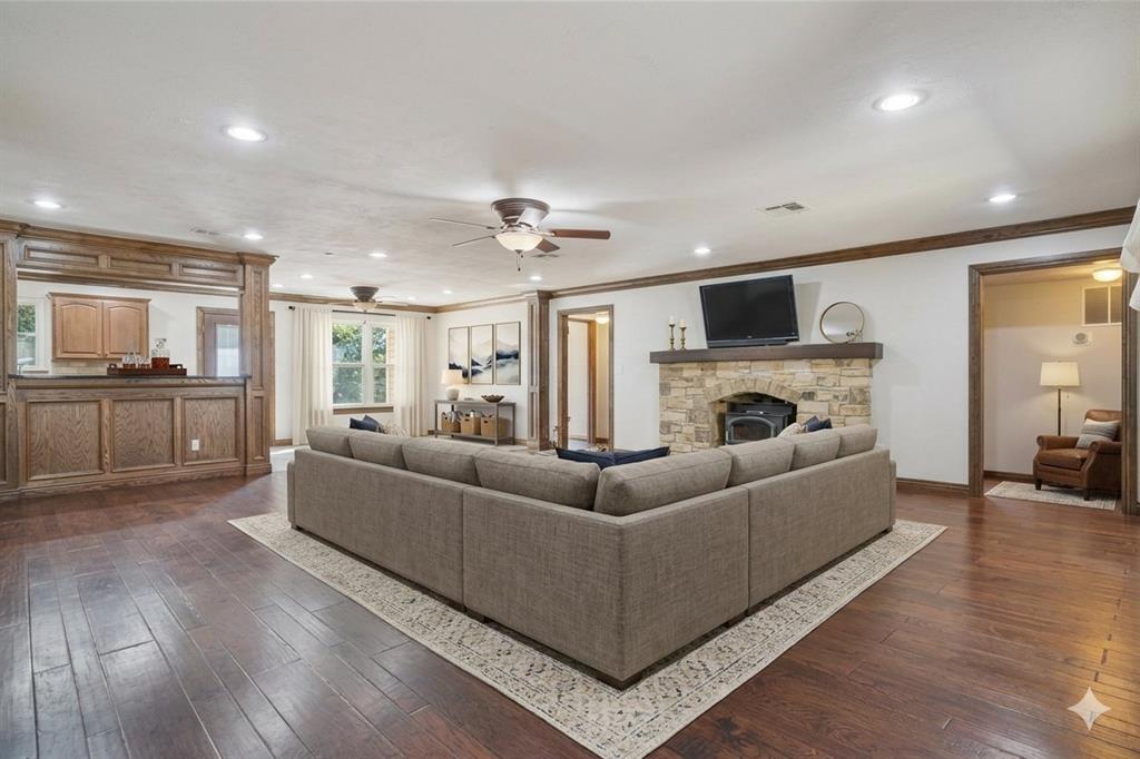 200 N Cedar Mountain Avenue Property Photo 7