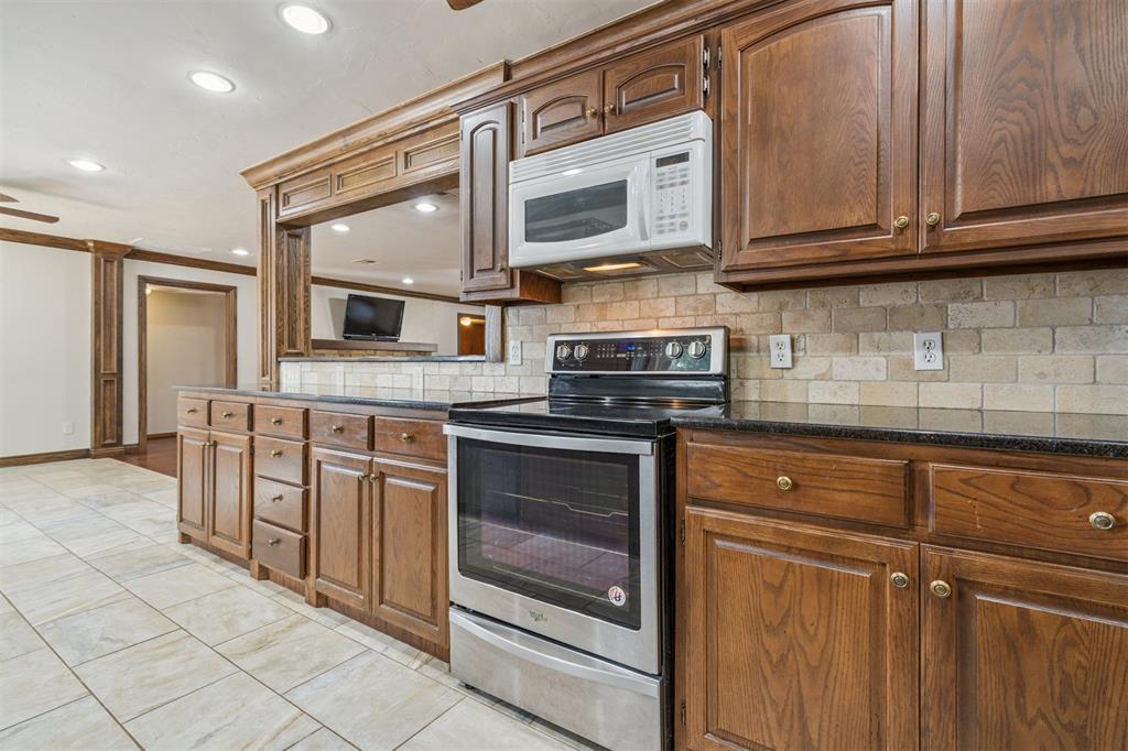 200 N Cedar Mountain Avenue Property Photo 8