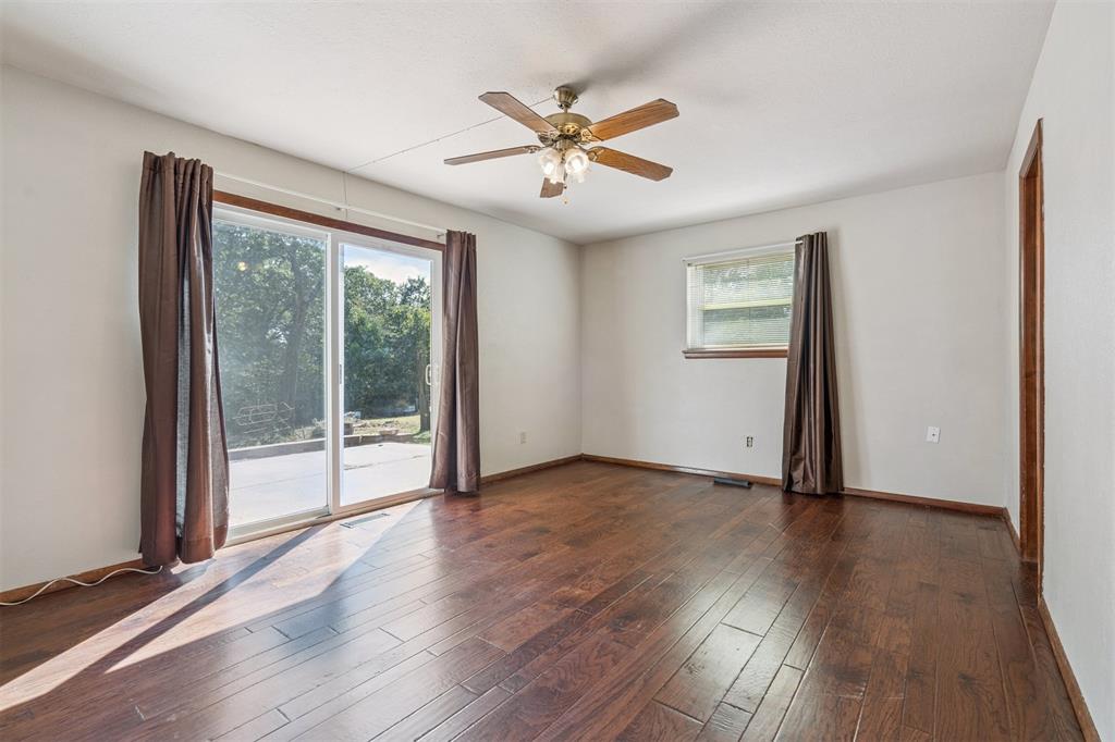 200 N Cedar Mountain Avenue Property Photo 11