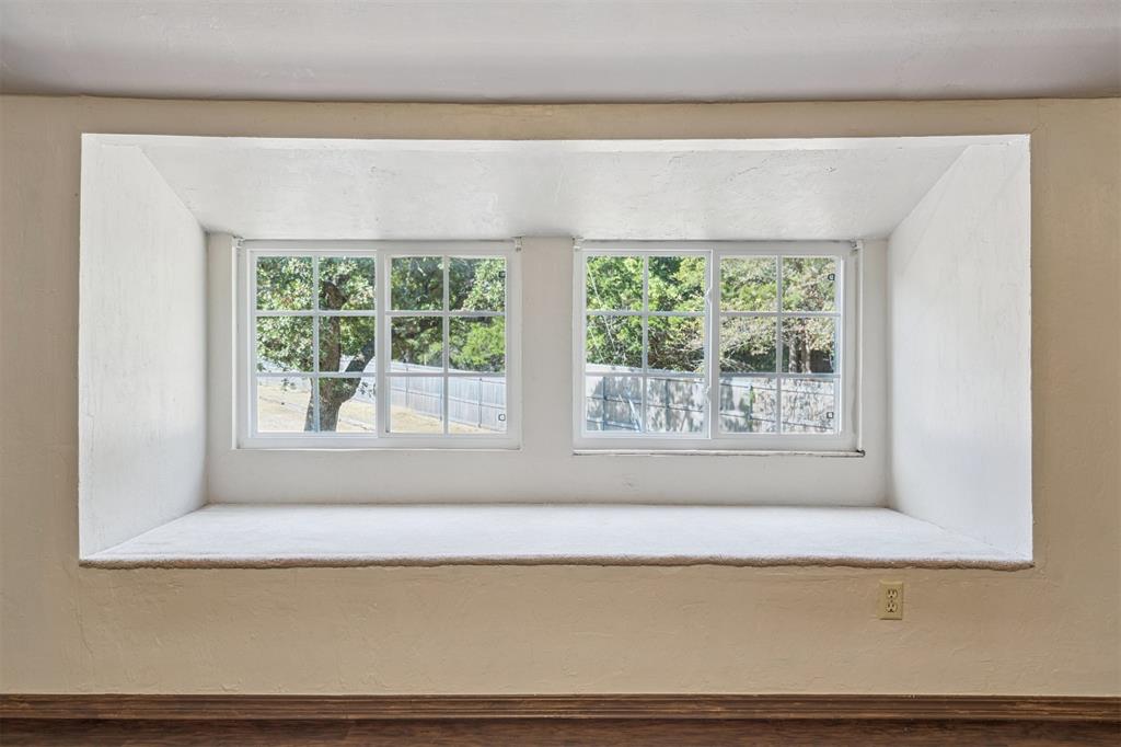200 N Cedar Mountain Avenue Property Photo 19
