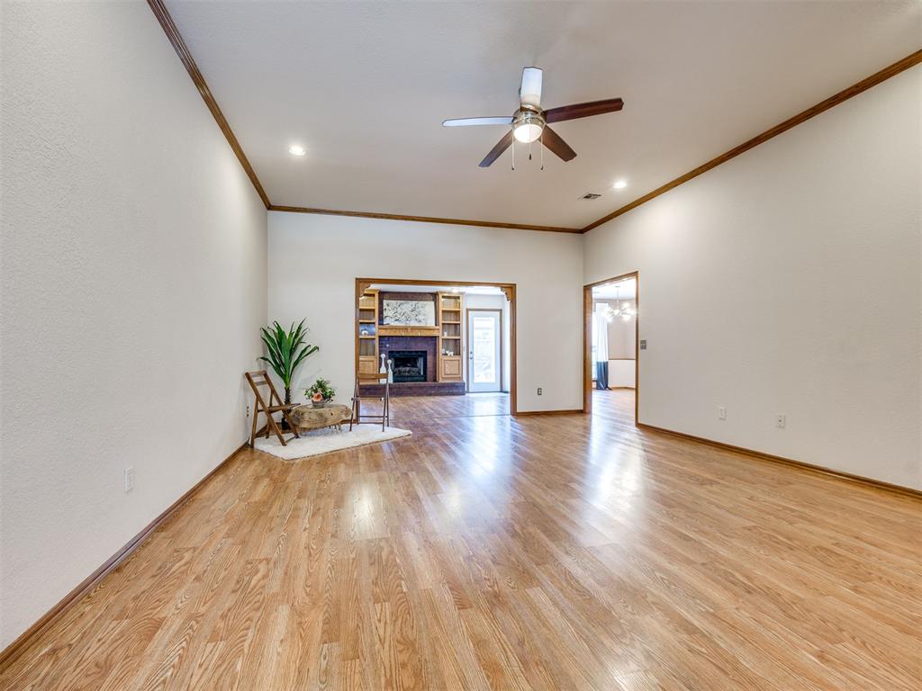 13004 Willow Crest Lane Property Photo 4