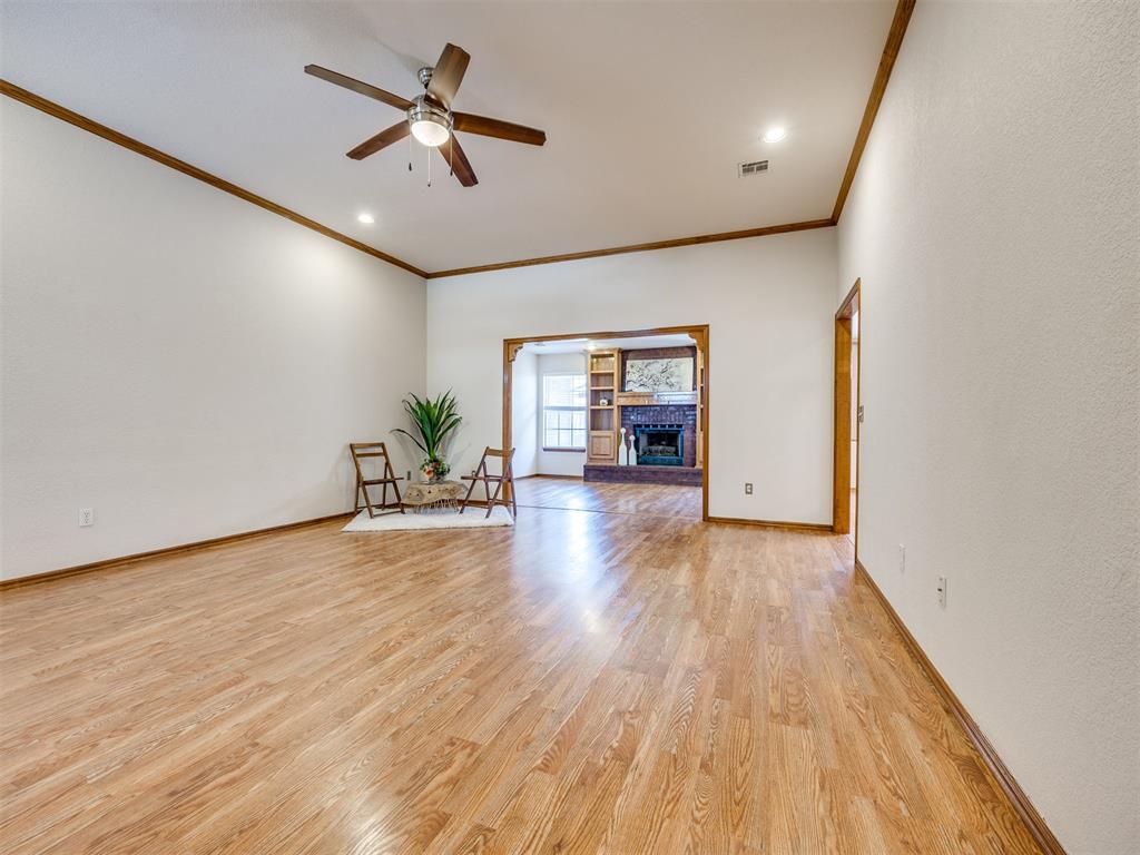 13004 Willow Crest Lane Property Photo 5