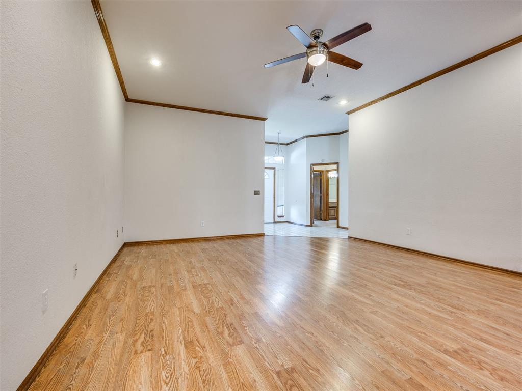 13004 Willow Crest Lane Property Photo 6