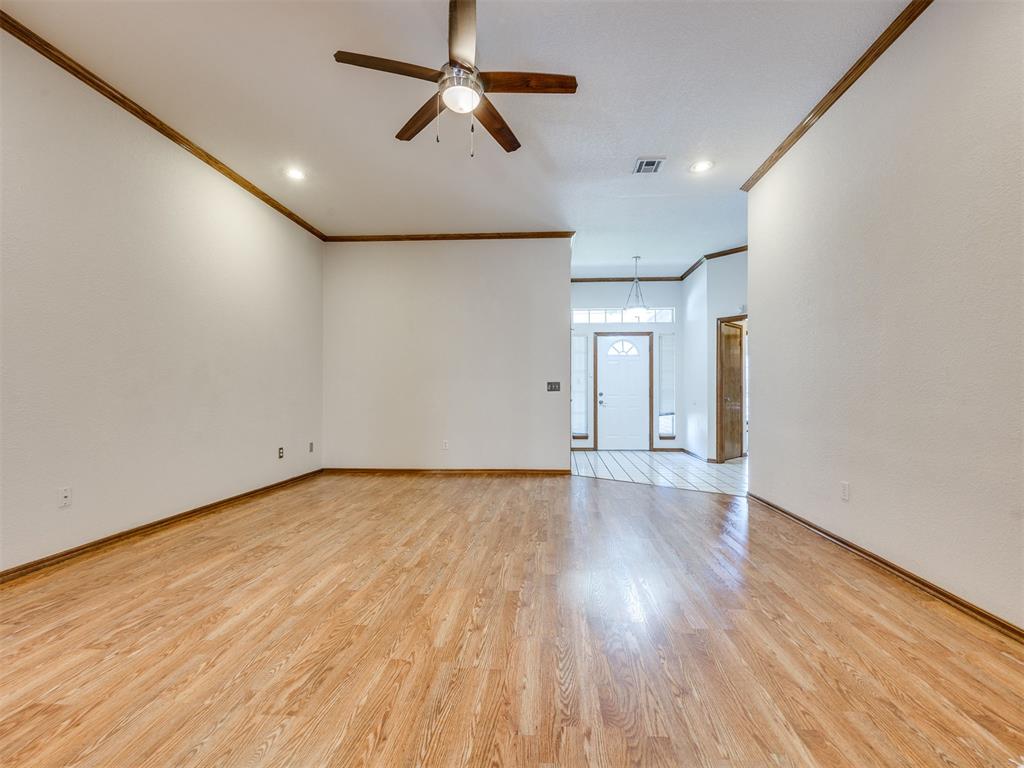 13004 Willow Crest Lane Property Photo 7