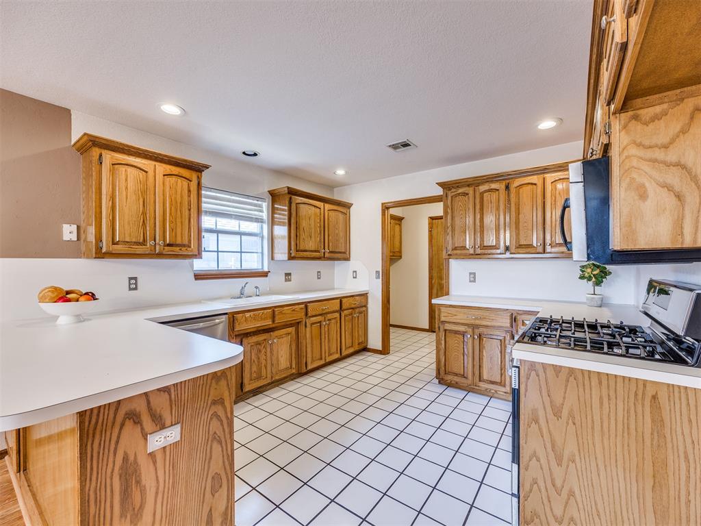 13004 Willow Crest Lane Property Photo 12