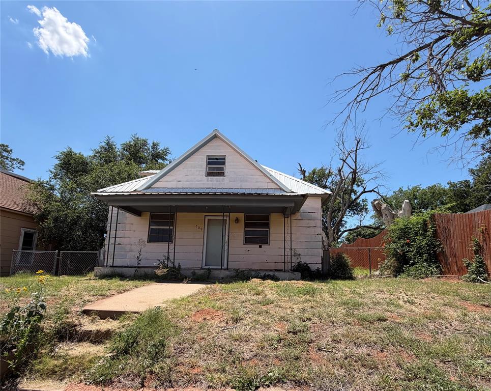 509 N N 4th ; I-40-bl Street Property Photo 1