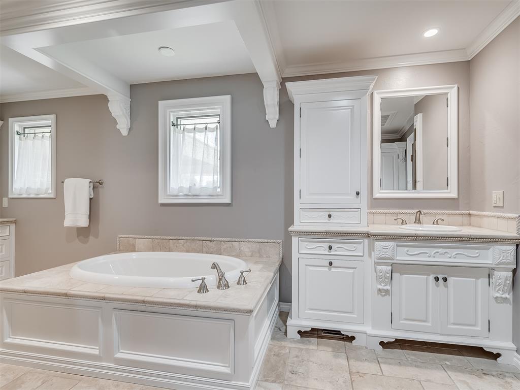 1516 E Britton Road Property Photo 19