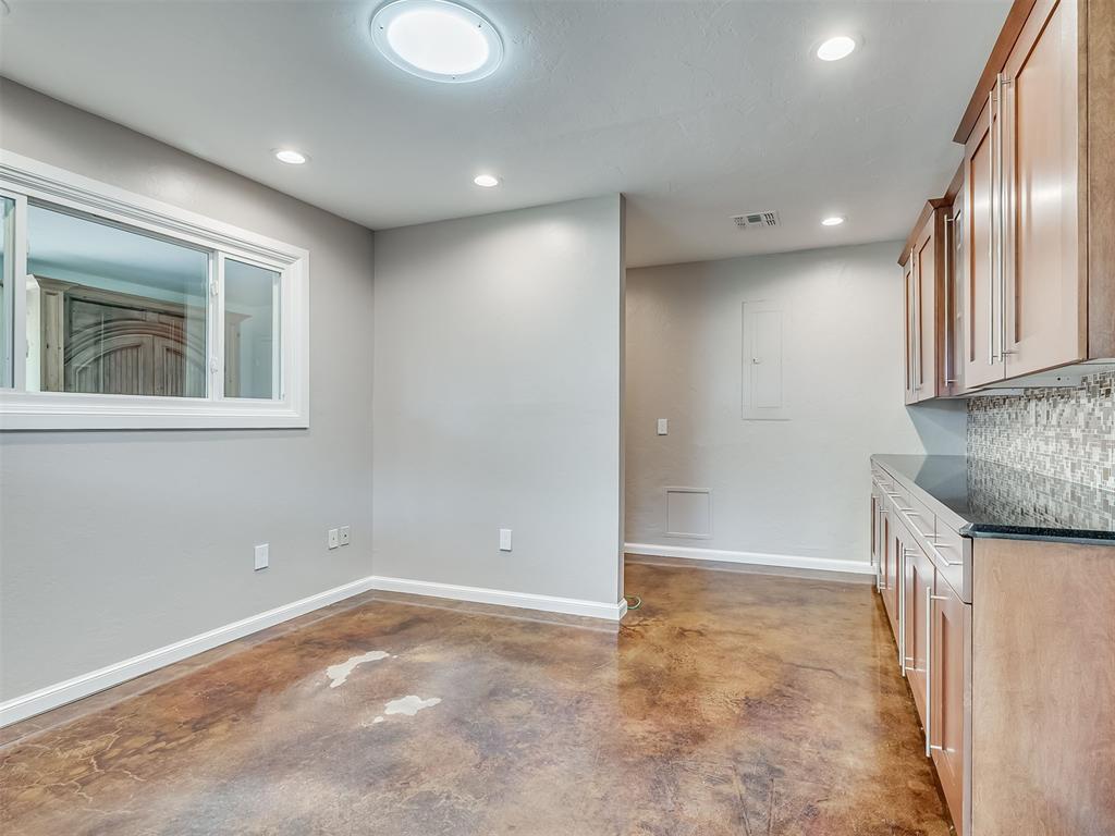 1516 E Britton Road Property Photo 31
