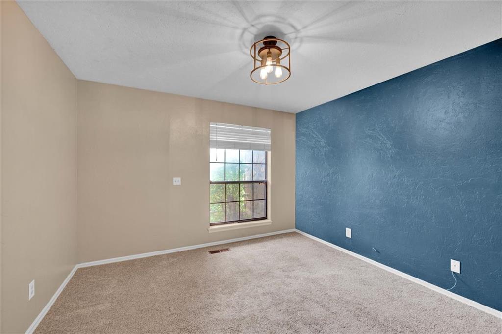 870419 S 3420 Road Property Photo 23