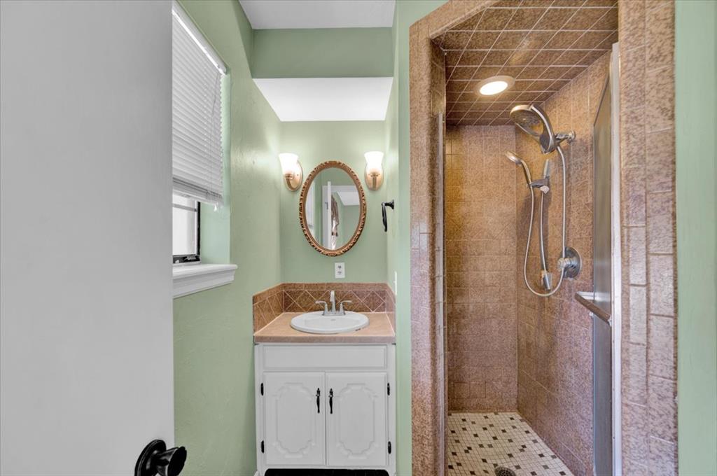 870419 S 3420 Road Property Photo 29