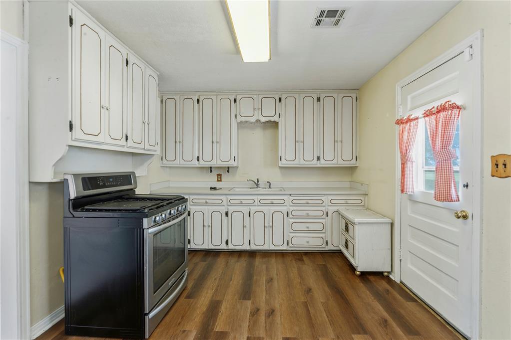 2901 S Otella Avenue Property Photo 5