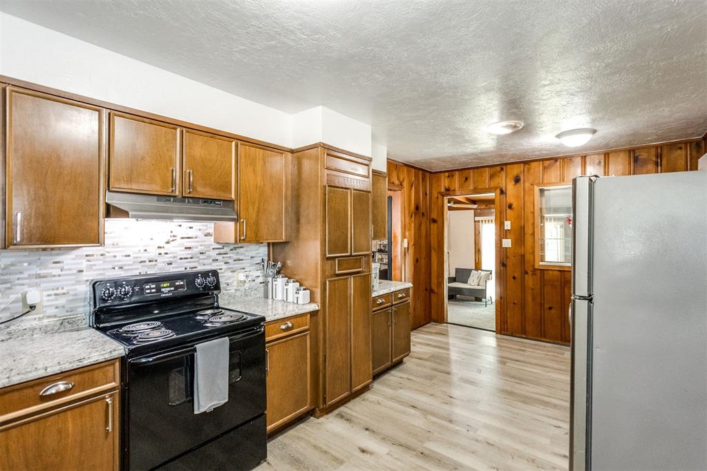 1910 S 13th Street Property Photo 20