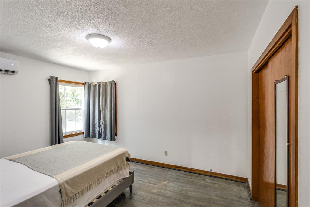 1910 S 13th Street Property Photo 23