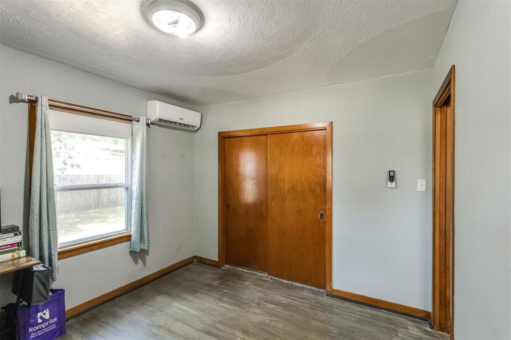 1910 S 13th Street Property Photo 31
