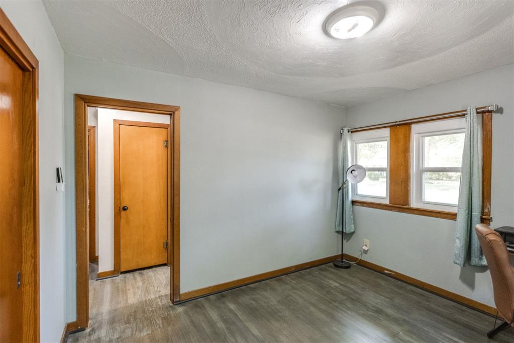 1910 S 13th Street Property Photo 32