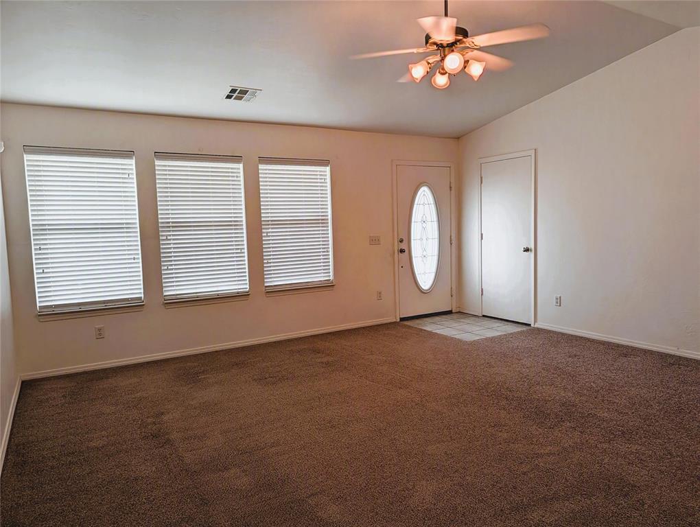 1004 Sw 156th Street Property Photo 4