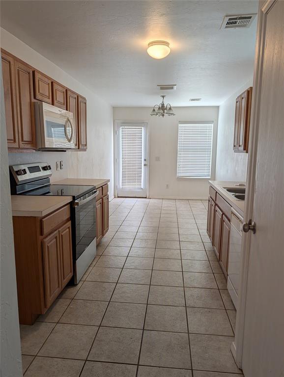 1004 Sw 156th Street Property Photo 7