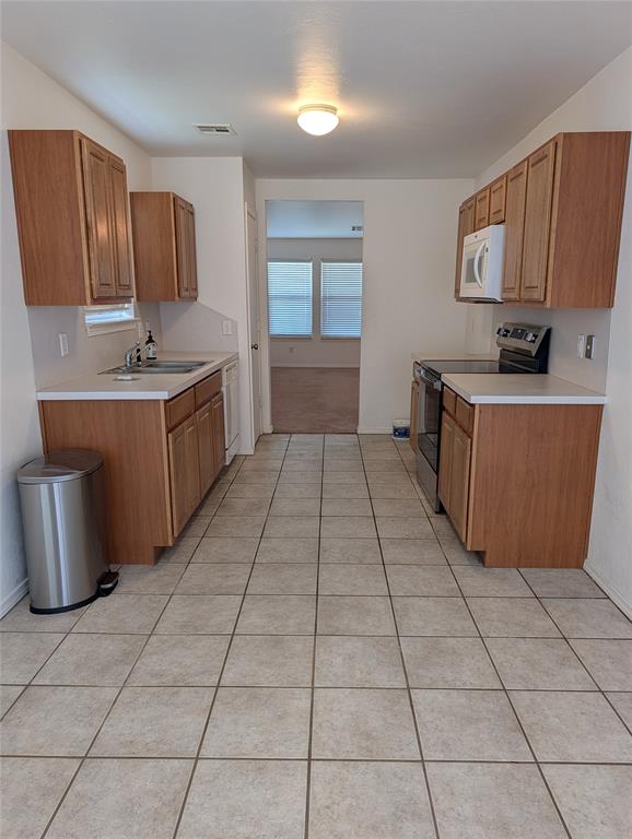 1004 Sw 156th Street Property Photo 8