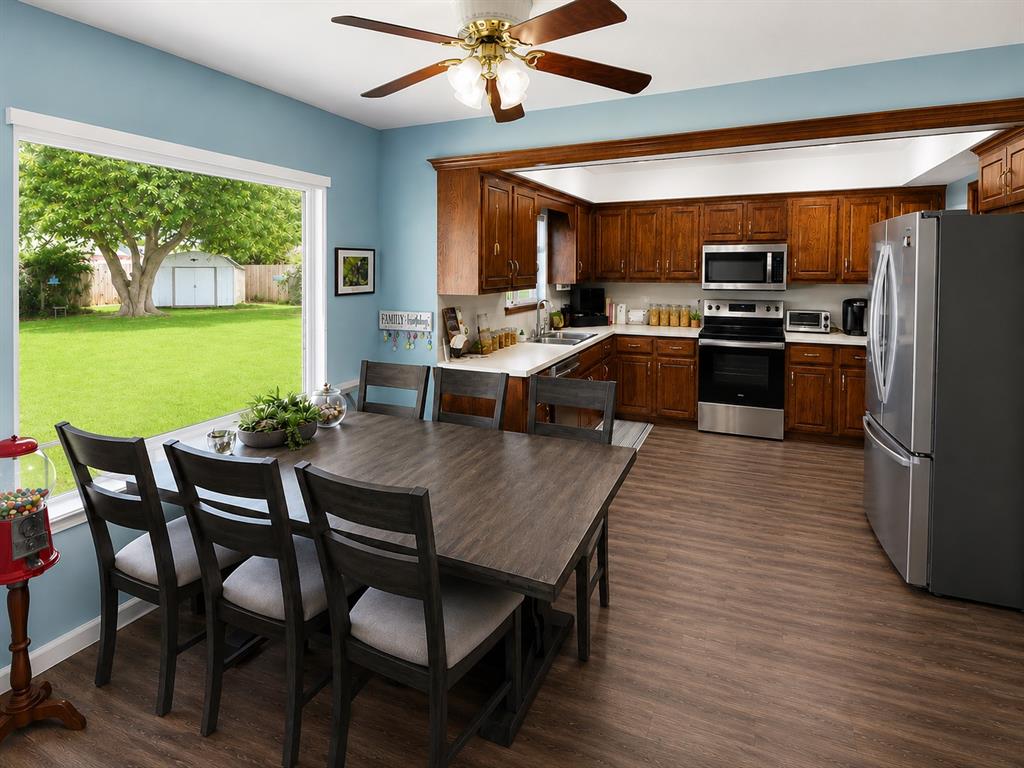 9320 Mayview Circle Property Photo 3