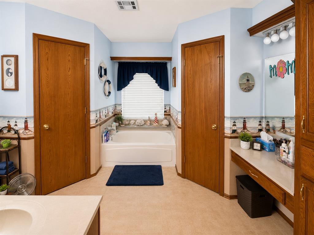 9320 Mayview Circle Property Photo 8