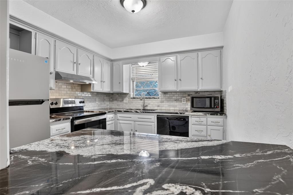 3013 W Wilshire Boulevard Property Photo 8