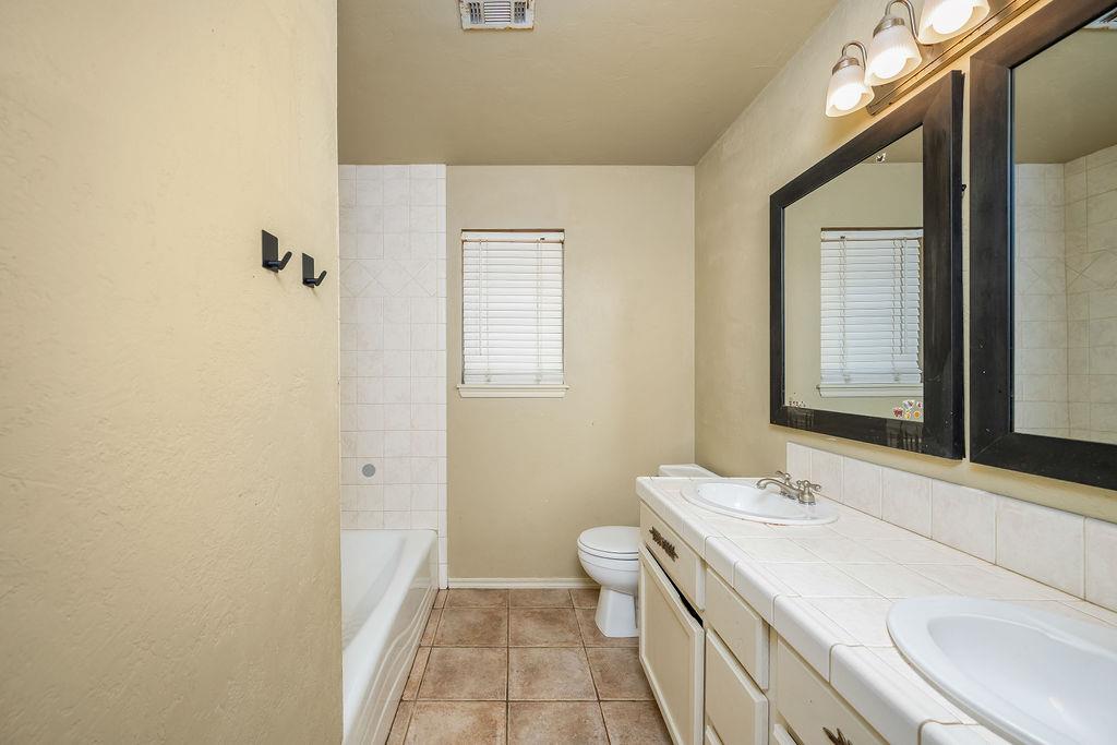 1804 Nw 174th Street Property Photo 33