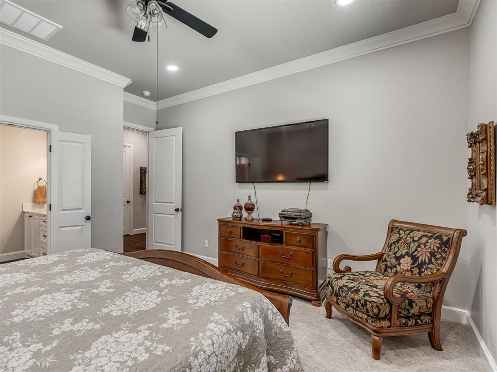 1055 Lucas Way Property Photo 17
