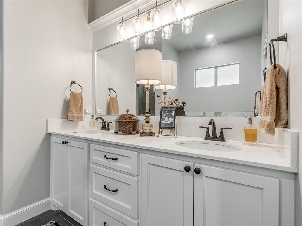 1055 Lucas Way Property Photo 18