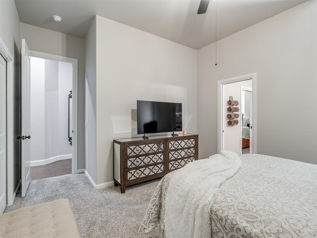 1055 Lucas Way Property Photo 29